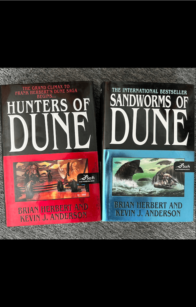 Hunters and Sandworms Hardcover set